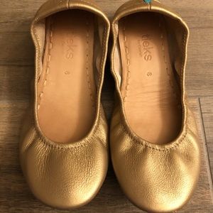 Tieks Gold Size 6 Flats